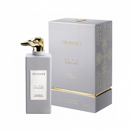 Trussardi Walking in Porta Venezia 